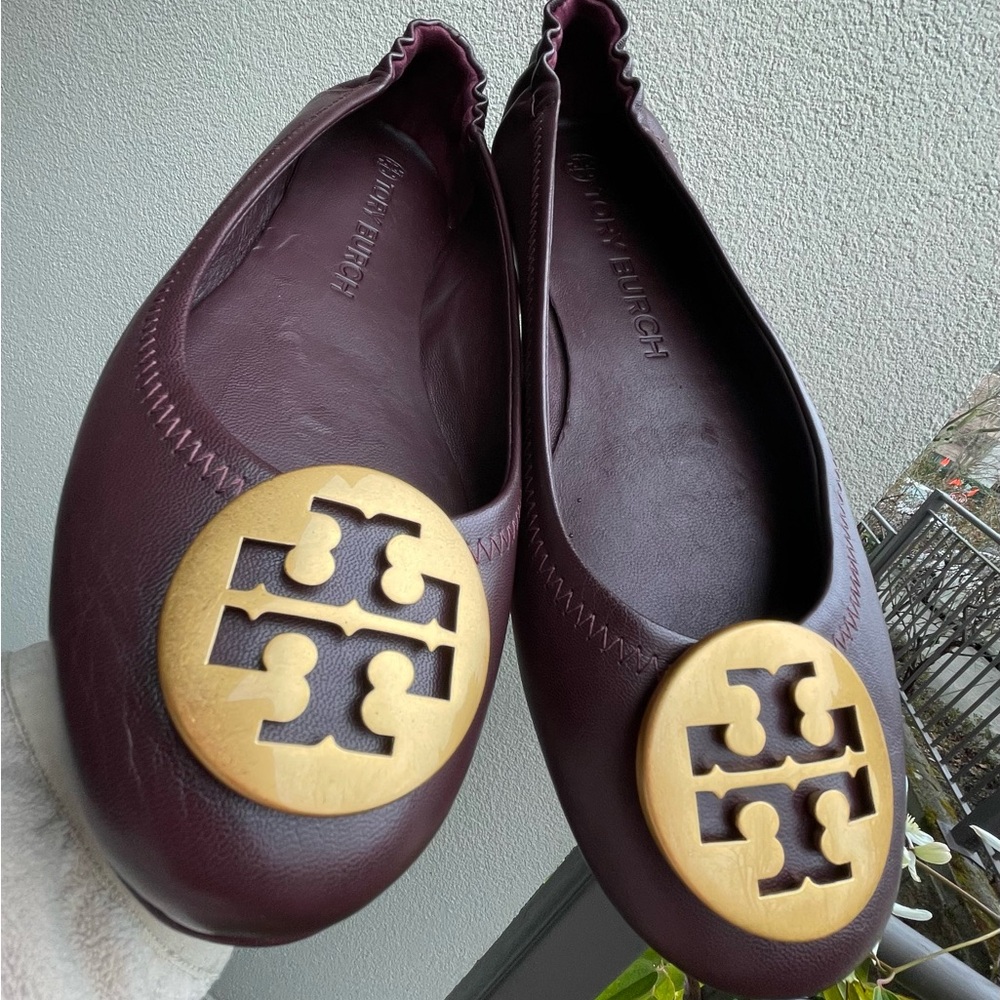 Tory Burch Women's Burgundy  Flats with Gold Emblem. - Picture 15 of 16